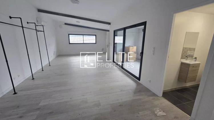 LOCAL COMMERCIAL DE 83m² + PARKINGS MOUGINS